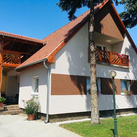 Hanna Apartman Balatonlelle Buitenkant foto