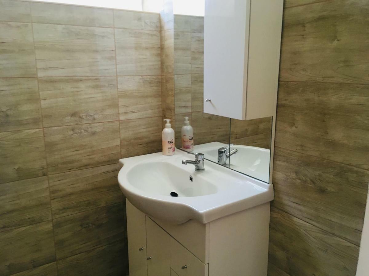 Hanna Apartman Balatonlelle Buitenkant foto